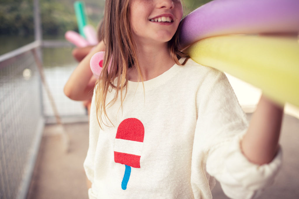 Sweatshirt in Ecru w/ Ice Cream Print