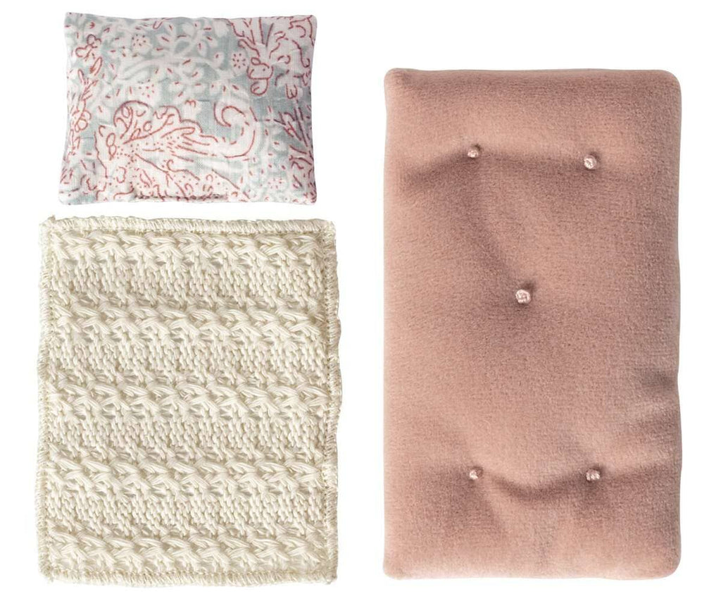 Maileg,Little Sister Dancing Mouse in Daybed,CouCou,Toy